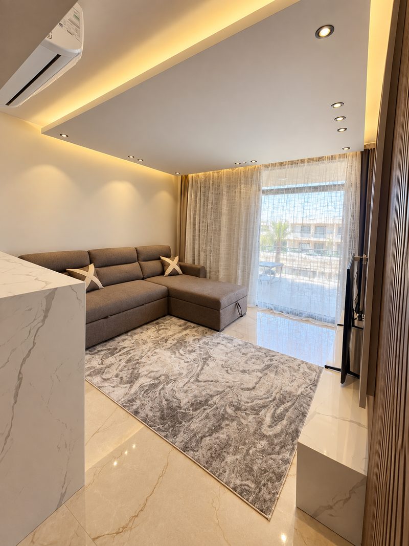 G Cribs One Bedroom — living to balcony